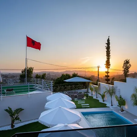 Cosmo * Durres